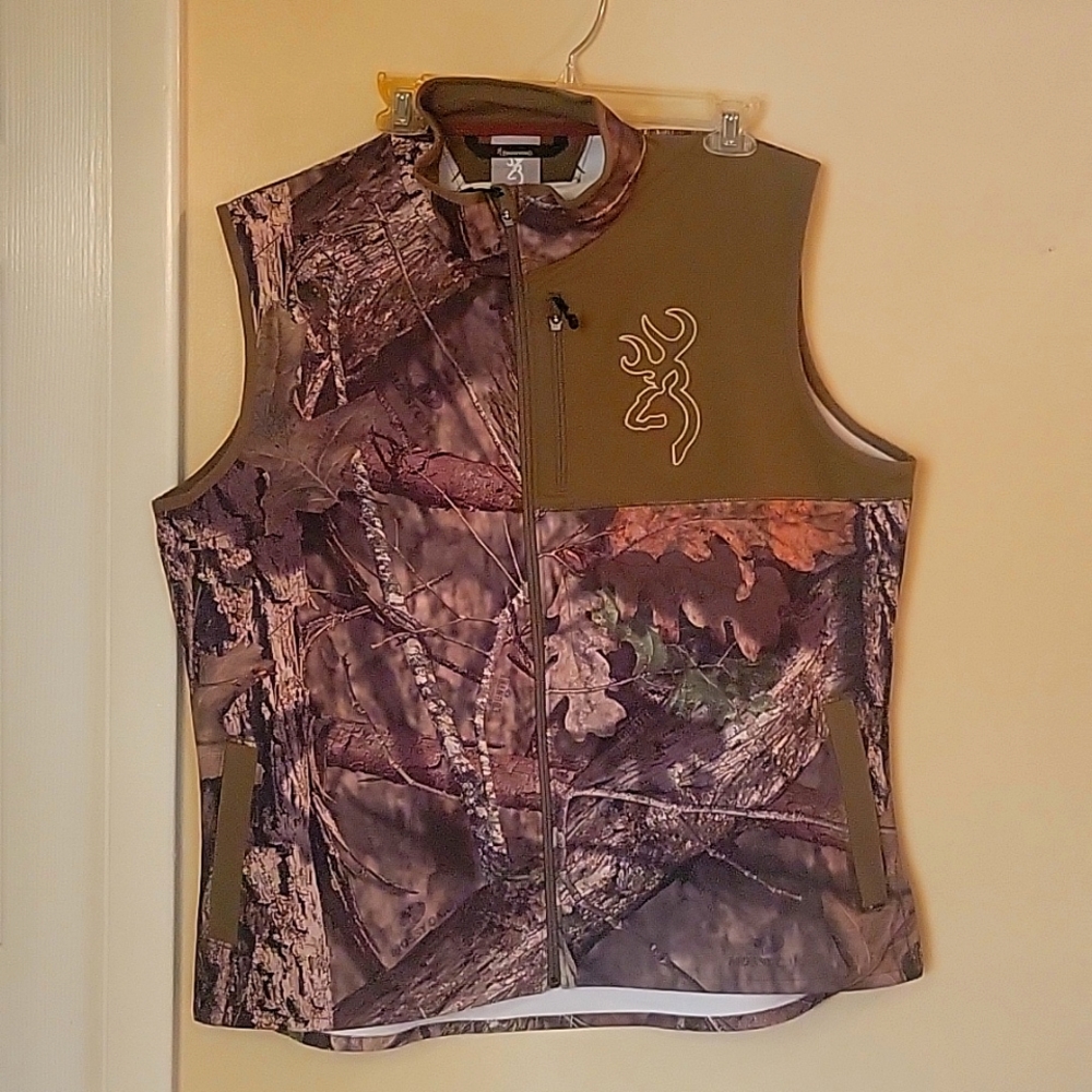 Browning women's hunting vest, 2xl, camo, New with tags mercury mobuc